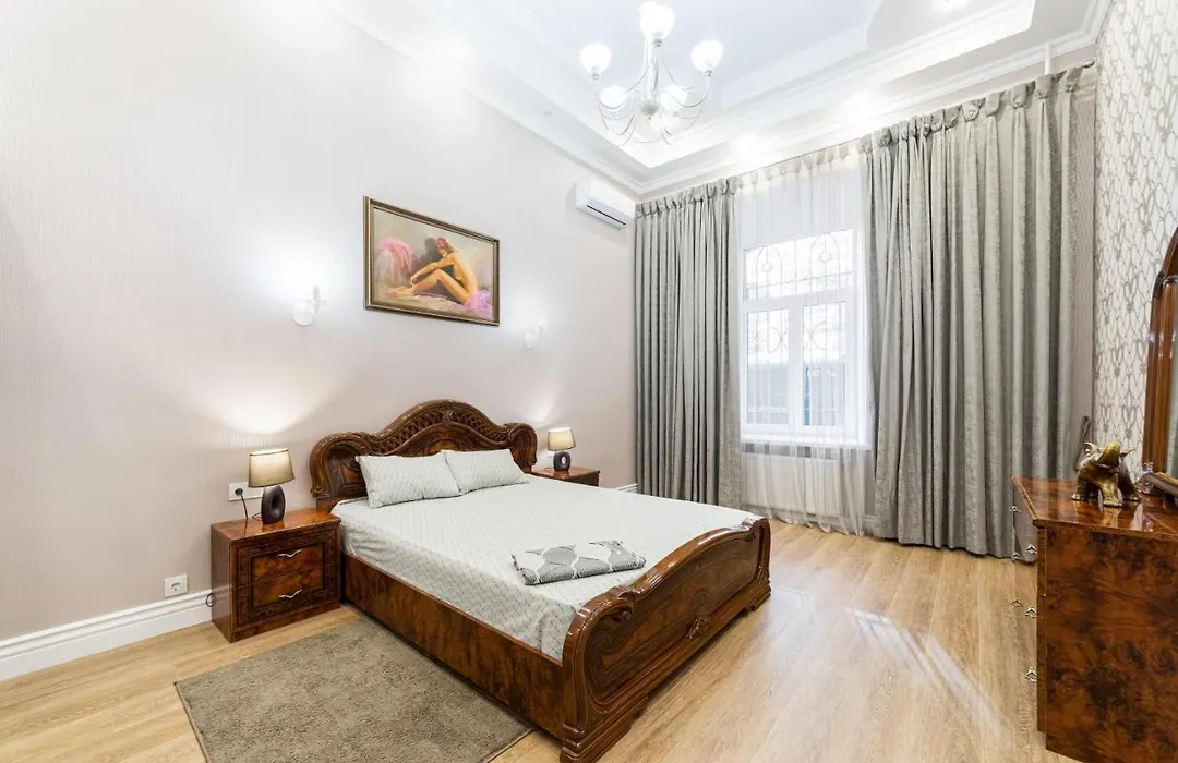 Apartment Vorontsov Lane 3-bedrooms Odesa