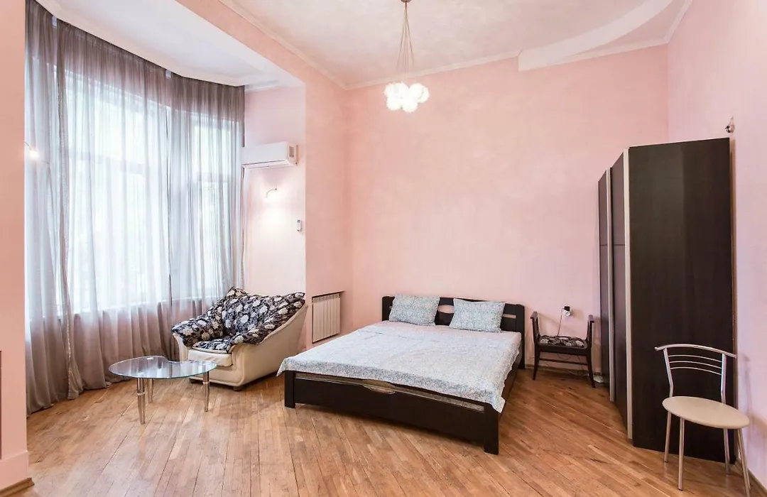 Apartment On Lev Tolstoy Street Odessa